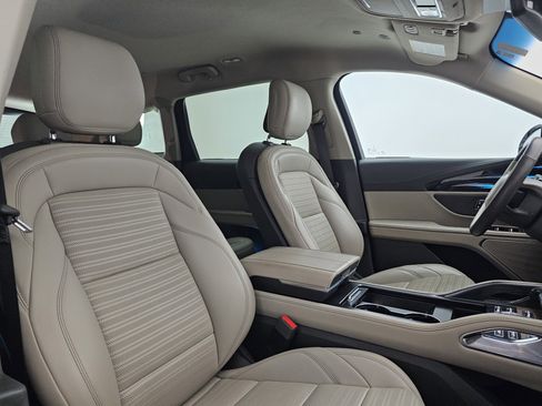 Used 2024 Lincoln Nautilus Reserve image 15