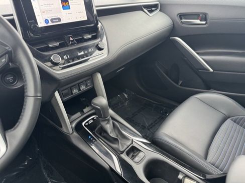 Certified 2025 Toyota Corolla Cross AWD Hybrid w/ Convenience Package image 18