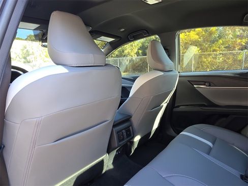 Used 2026 Toyota Camry SE image 22