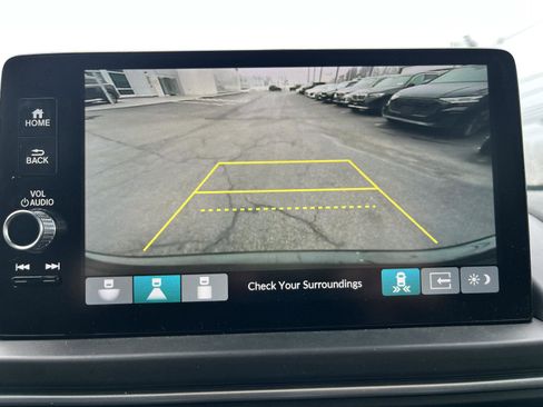 Used 2025 Honda Pilot EX-L image 17