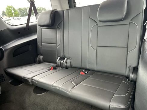 Used 2017 Chevrolet Suburban Premier AWD/4WD image 24