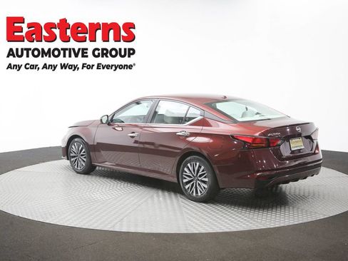 Used 2025 Nissan Altima 2.5 SV FWD image 61
