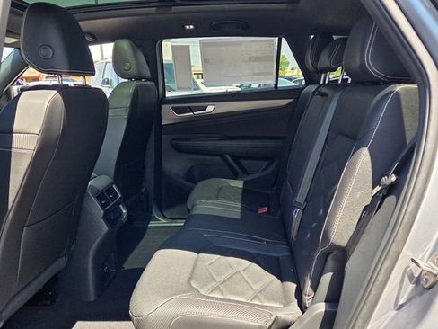 New 2026 Volkswagen Atlas Cross Sport SE FWD image 6