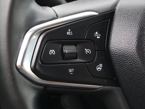 Used 2025 Chevrolet Trax ACTIV image 24