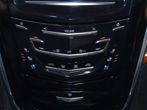 Used 2018 Cadillac Escalade Luxury image 36