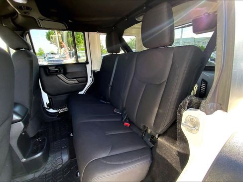 Used 2017 Jeep Wrangler Unlimited Sport w/ Quick Order Package 24S AWD/4WD image 18