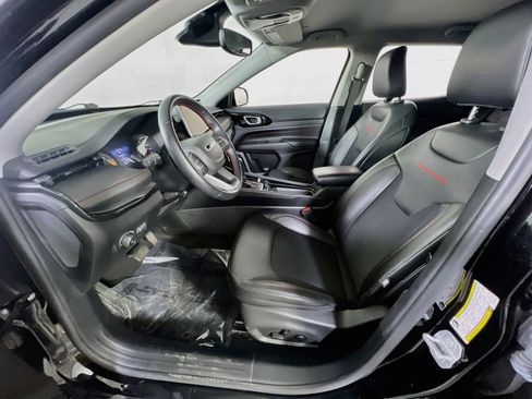 Used 2022 Jeep Compass Trailhawk w/ Trailhawk Convenience Group AWD/4WD image 19