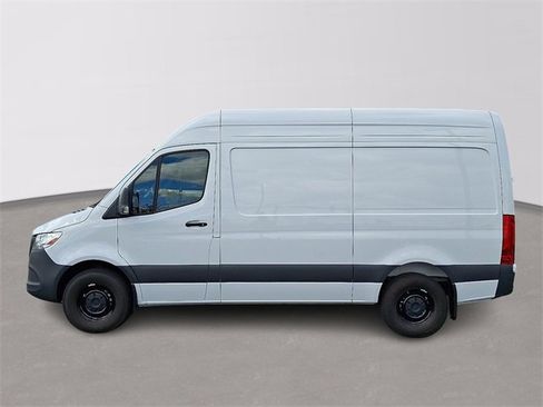 Used 2025 Mercedes-Benz Sprinter 2500 image 7