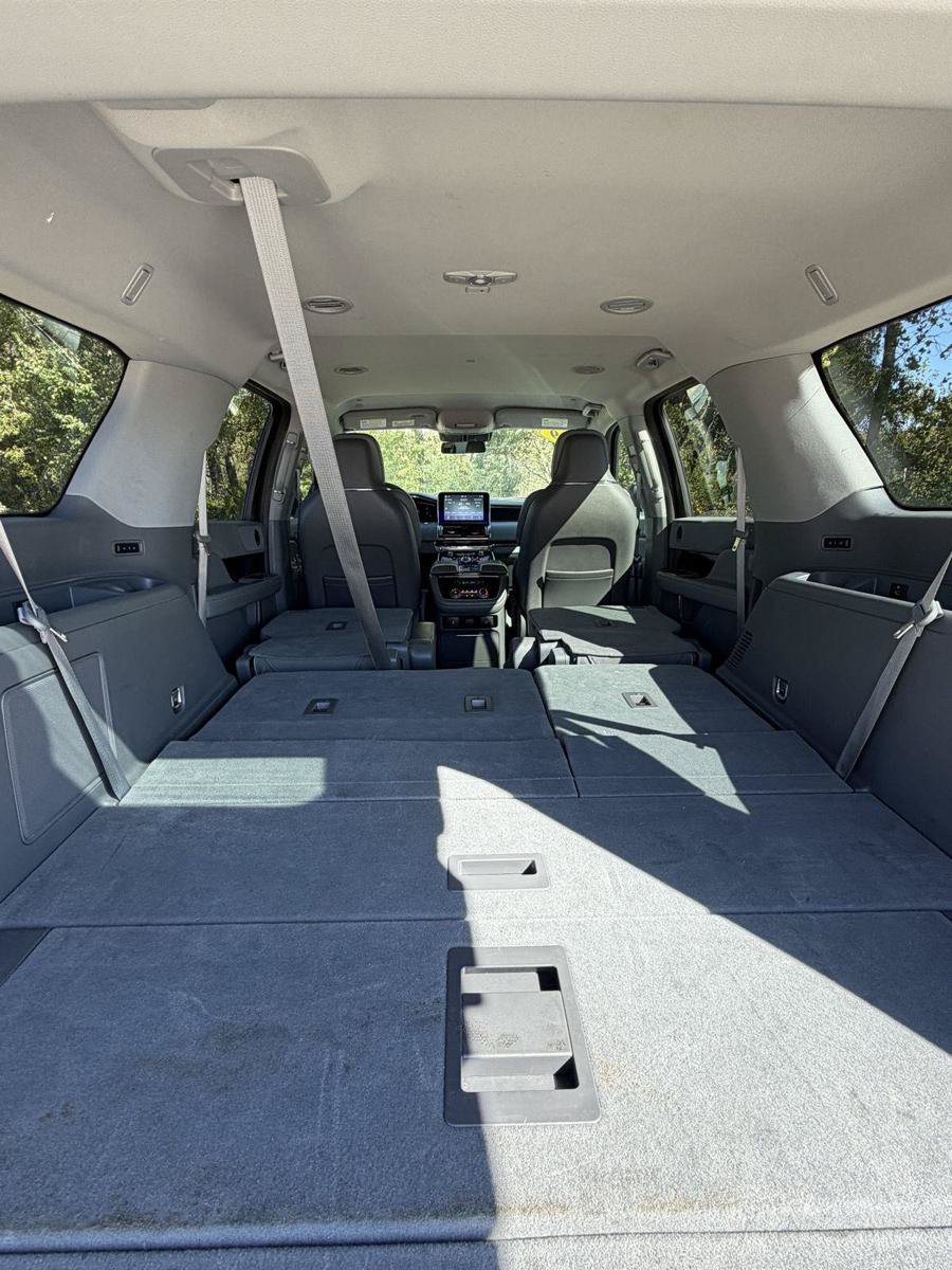 Used 2019 Lincoln Navigator L Select w/ Cargo Package AWD/4WD image 30