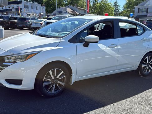 Certified 2025 Nissan Versa SV w/ Trunk Package FWD image 3