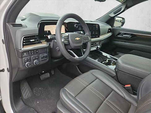 Used 2025 Chevrolet Tahoe High Country image 16