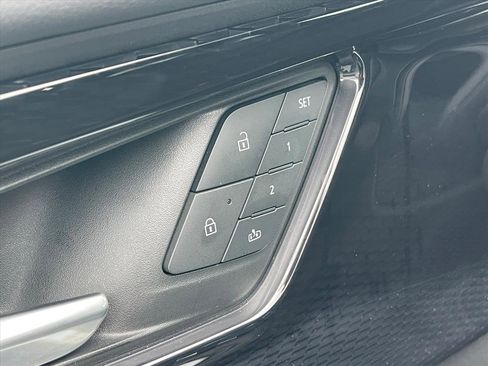 Certified 2024 Chevrolet Blazer EV RS image 7