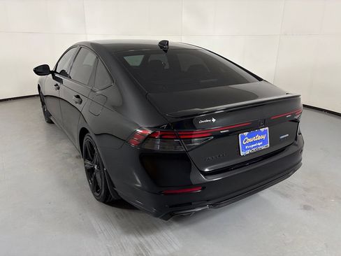 Used 2023 Honda Accord Sport image 6