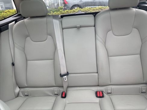 Used 2023 Volvo XC60 B5 Plus w/ Climate Package AWD/4WD image 30
