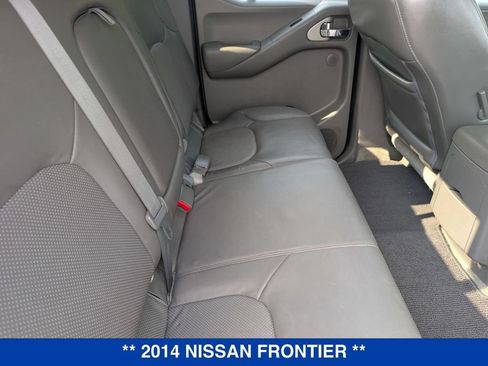 Used 2014 Nissan Frontier SL w/ SL Moonroof Package AWD/4WD image 30