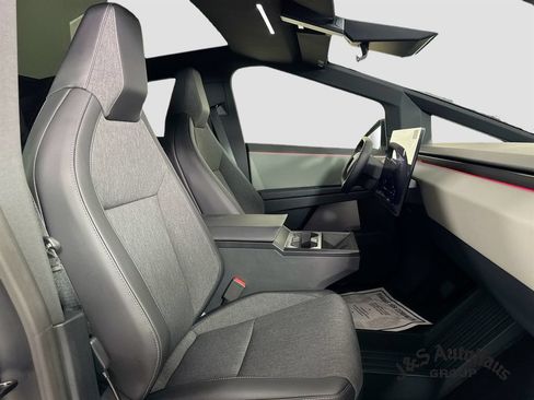Used 2026 Tesla Cybertruck AWD Crew Cab image 36