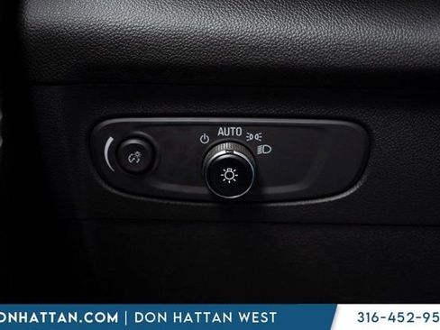 Used 2023 Buick Envision Essence image 17