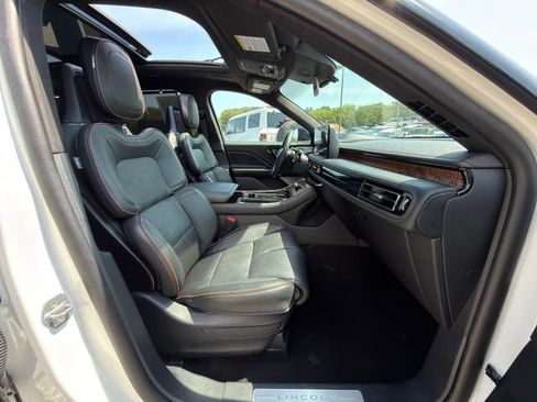 Used 2025 Lincoln Aviator Black Label w/ Black Label Special Edition AWD/4WD image 10