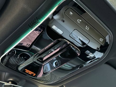 Used 2024 Mercedes-Benz GLC 300 4MATIC image 25