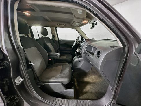 Used 2017 Jeep Patriot Latitude FWD image 26