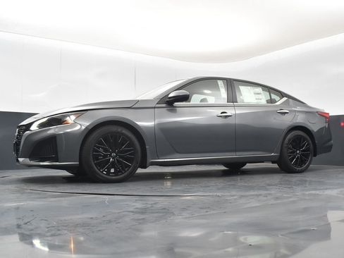 New 2025 Nissan Altima 2.5 SV w/ SV Special Edition Package image 38