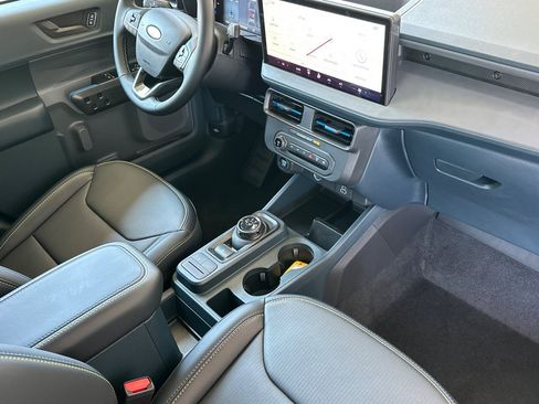 New 2025 Ford Maverick Lobo image 14