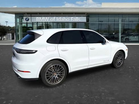 Used 2022 Porsche Cayenne S Platinum image 8