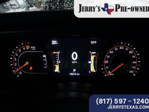 Used 2025 Jeep Gladiator Rubicon w/ Convenience Group AWD/4WD image 11
