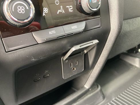 New 2026 Chevrolet Traverse LT w/ Enhanced Driving Package image 32