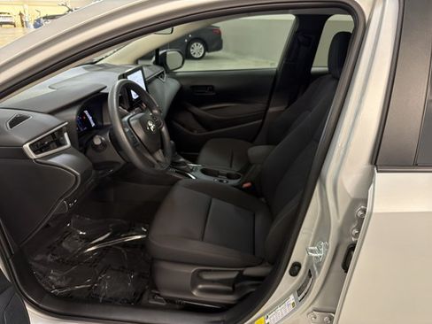 Used 2026 Toyota Corolla LE FWD image 15