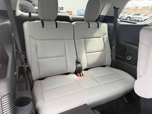 New 2025 Ford Explorer Active w/ Active Comfort Package RWD image 40