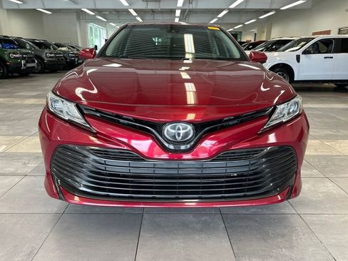 Used 2018 Toyota Camry LE FWD image 14