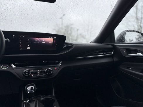 Used 2024 Buick Envista Preferred w/ Convenience I Package image 26