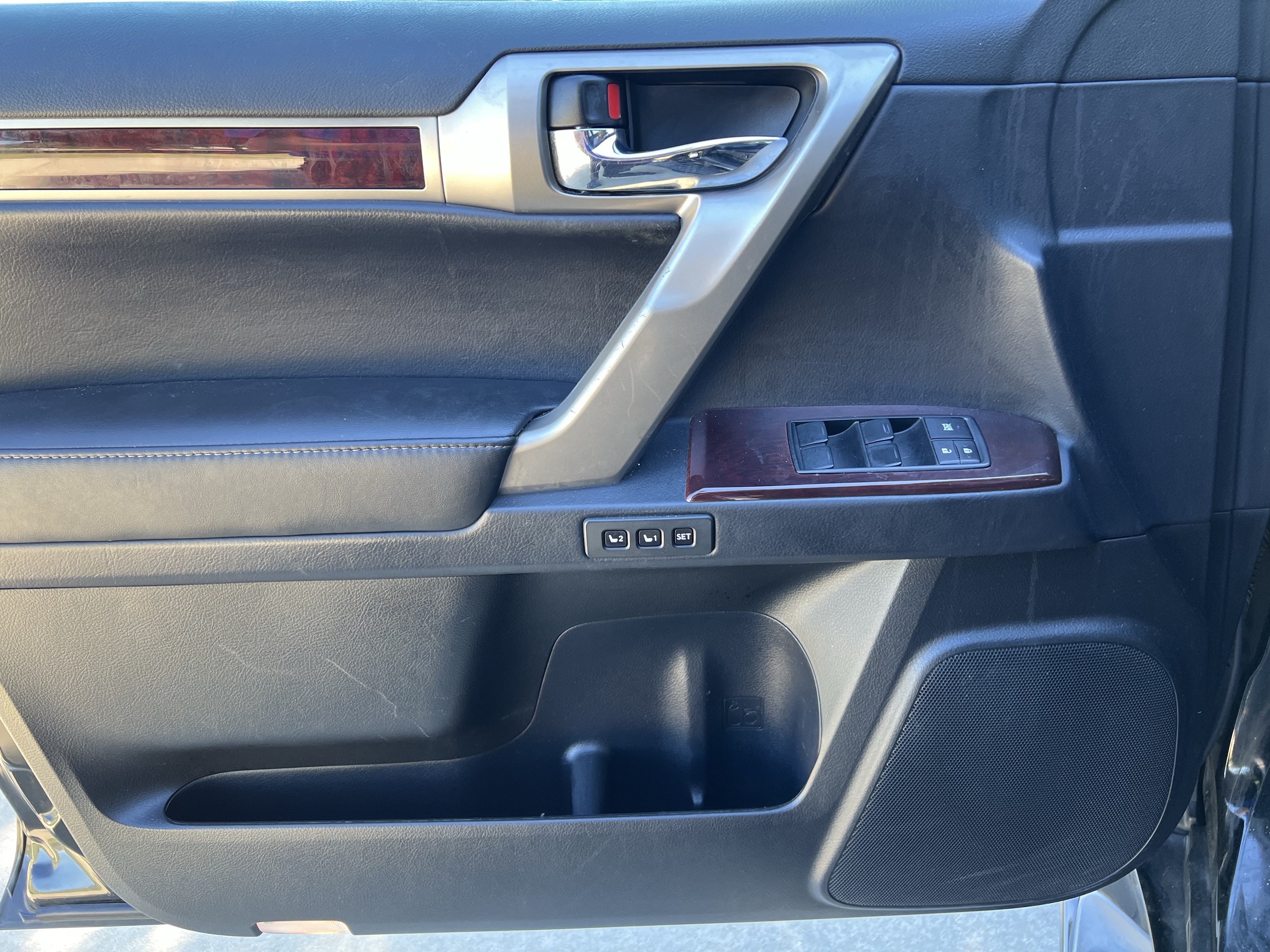 Used 2016 Lexus GX 460 w/ Premium Package AWD/4WD image 14