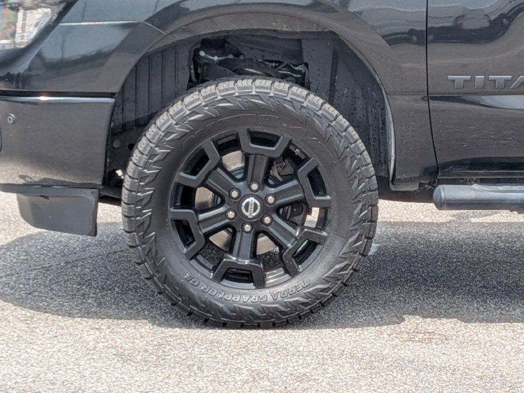 Used 2019 Nissan Titan SL w/ Midnight Edition AWD/4WD image 11