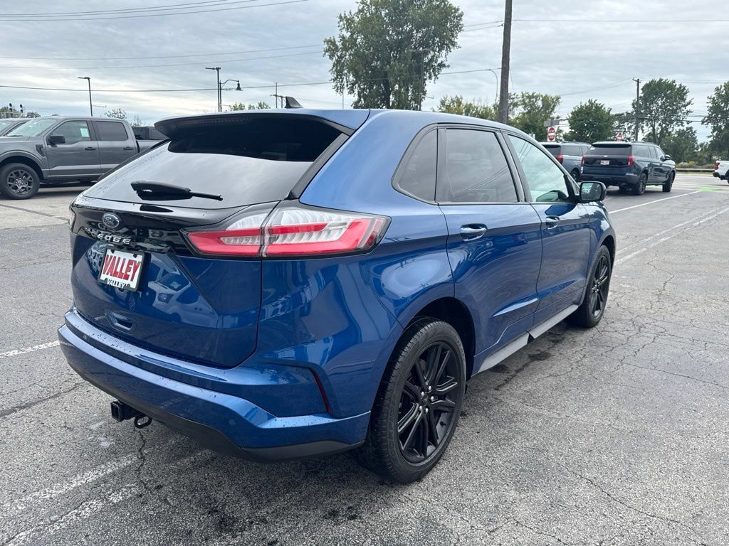 Certified 2023 Ford Edge ST-Line w/ Class II Trailer Tow Package AWD/4WD image 3