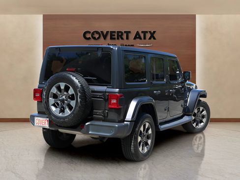 Used 2018 Jeep Wrangler Unlimited Sahara w/ Dual Top Group AWD/4WD image 5