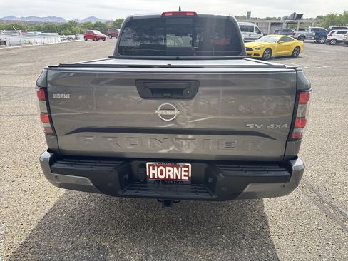 Used 2024 Nissan Frontier SV w/ SV Convenience Package AWD/4WD image 6