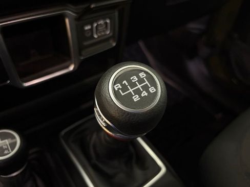 Used 2022 Jeep Gladiator Sport AWD/4WD image 29