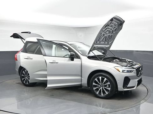 Used 2024 Volvo XC60 B5 Plus AWD/4WD image 47