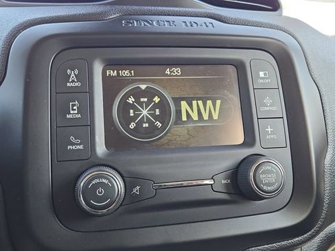 Used 2017 Jeep Renegade Latitude w/ Popular Equipment Group FWD image 12