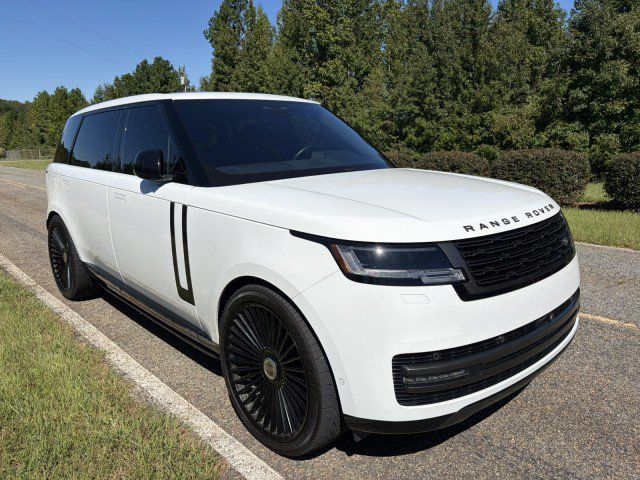 Used 2023 Land Rover Range Rover Long Wheelbase SE AWD/4WD image 10