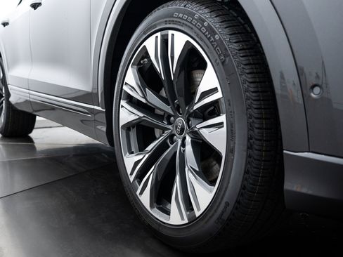 New 2025 Audi Q8 Premium Plus image 21