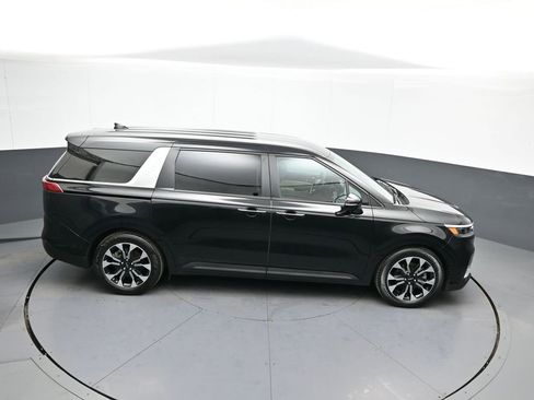 Used 2023 Kia Carnival EX image 38