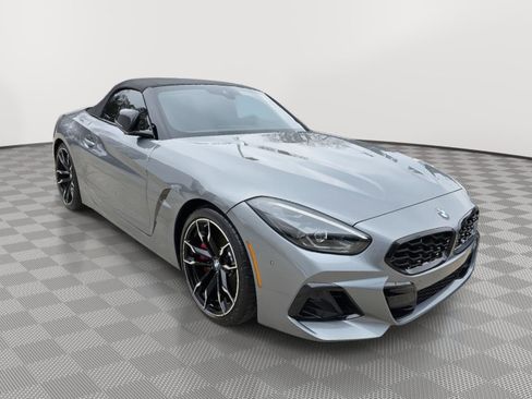 Used 2025 BMW Z4 M40i w/ Premium Package image 2