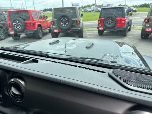 Used 2020 Jeep Wrangler Unlimited Sport AWD/4WD image 23