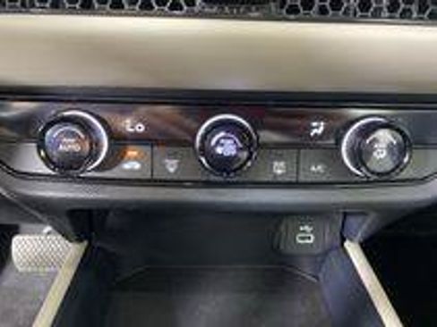 Used 2023 Honda HR-V LX image 5