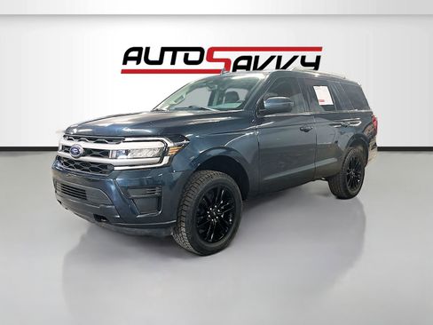 Used 2024 Ford Expedition XLT AWD/4WD image 3
