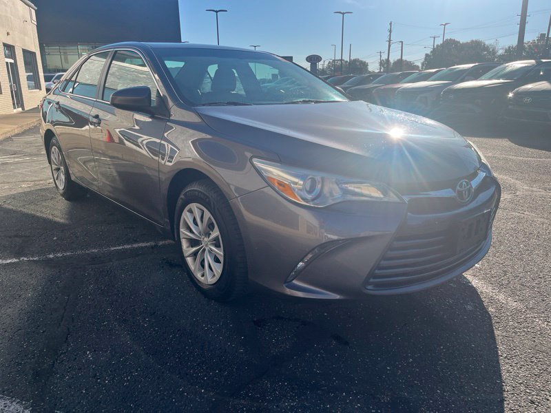 Used 2015 Toyota Camry LE FWD image 3