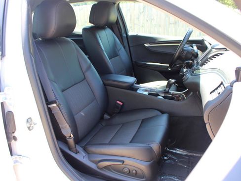 Used 2014 Chevrolet Impala LT w/ Convenience Package FWD image 37